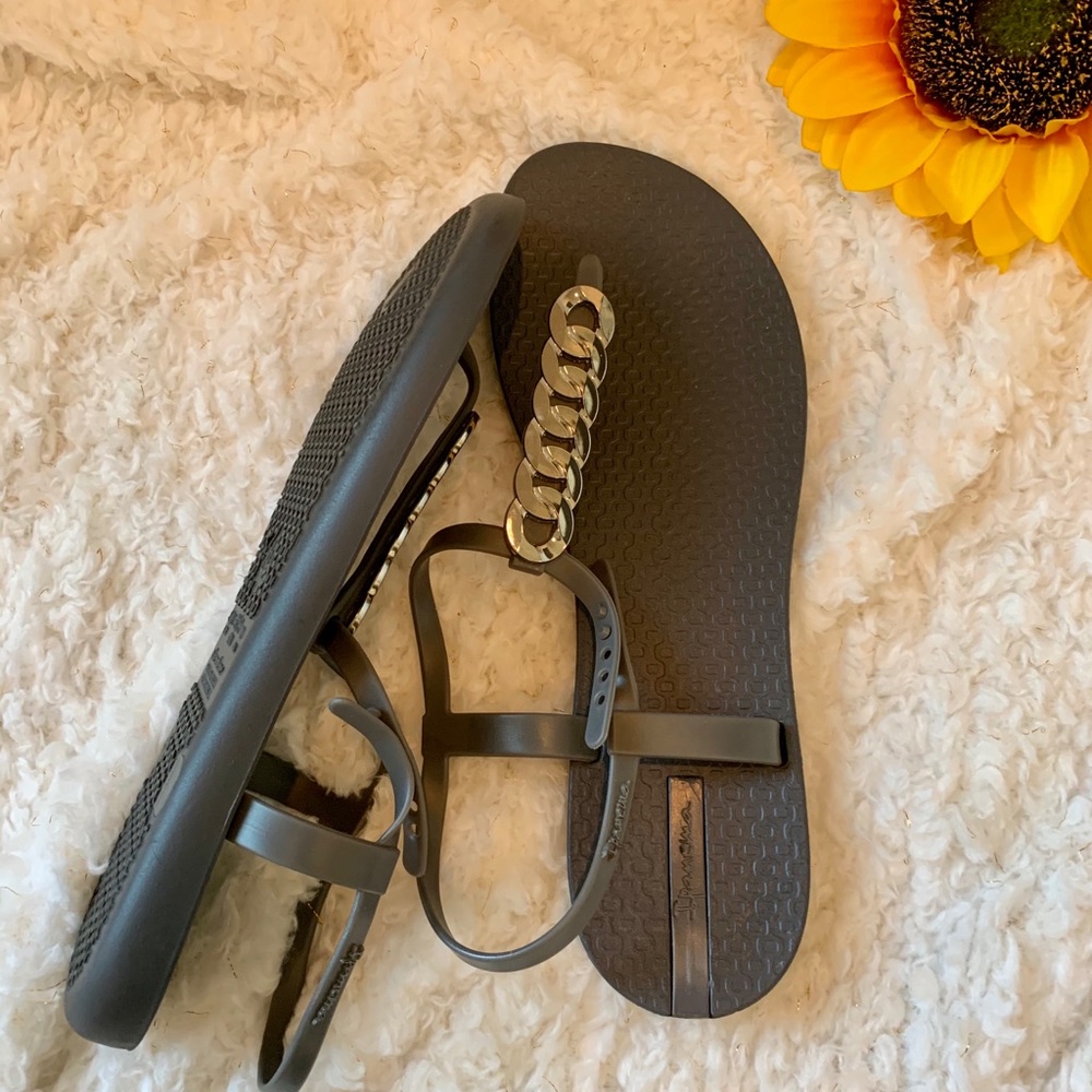 IPANEMA Women’s Gray & Silver Sandals, Size 10